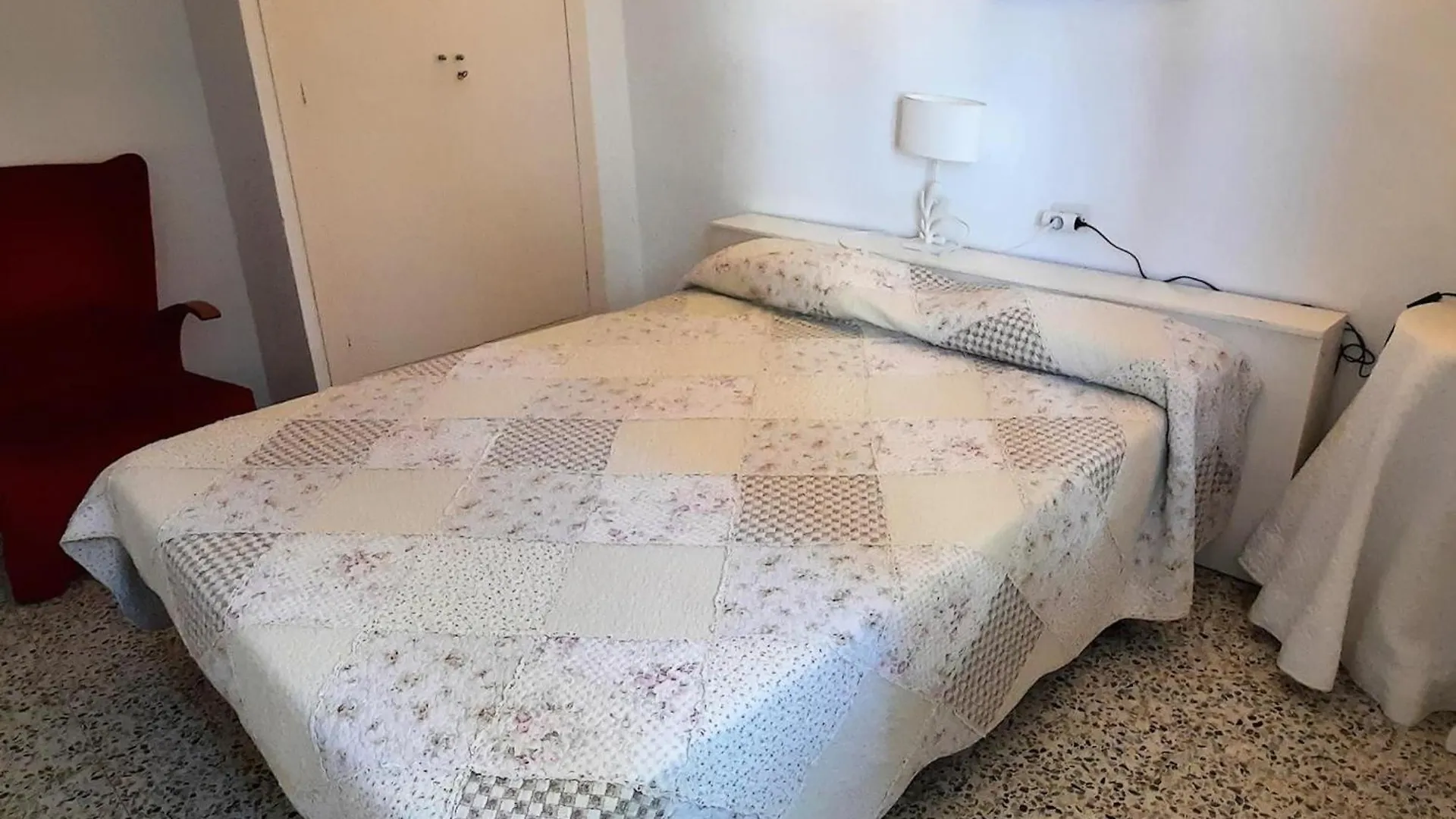Apartamento Comodo 2 Habitaciones Con Terraza Y Wifi A 600M De La Playa En Llanca - Es-170-14 Apartment