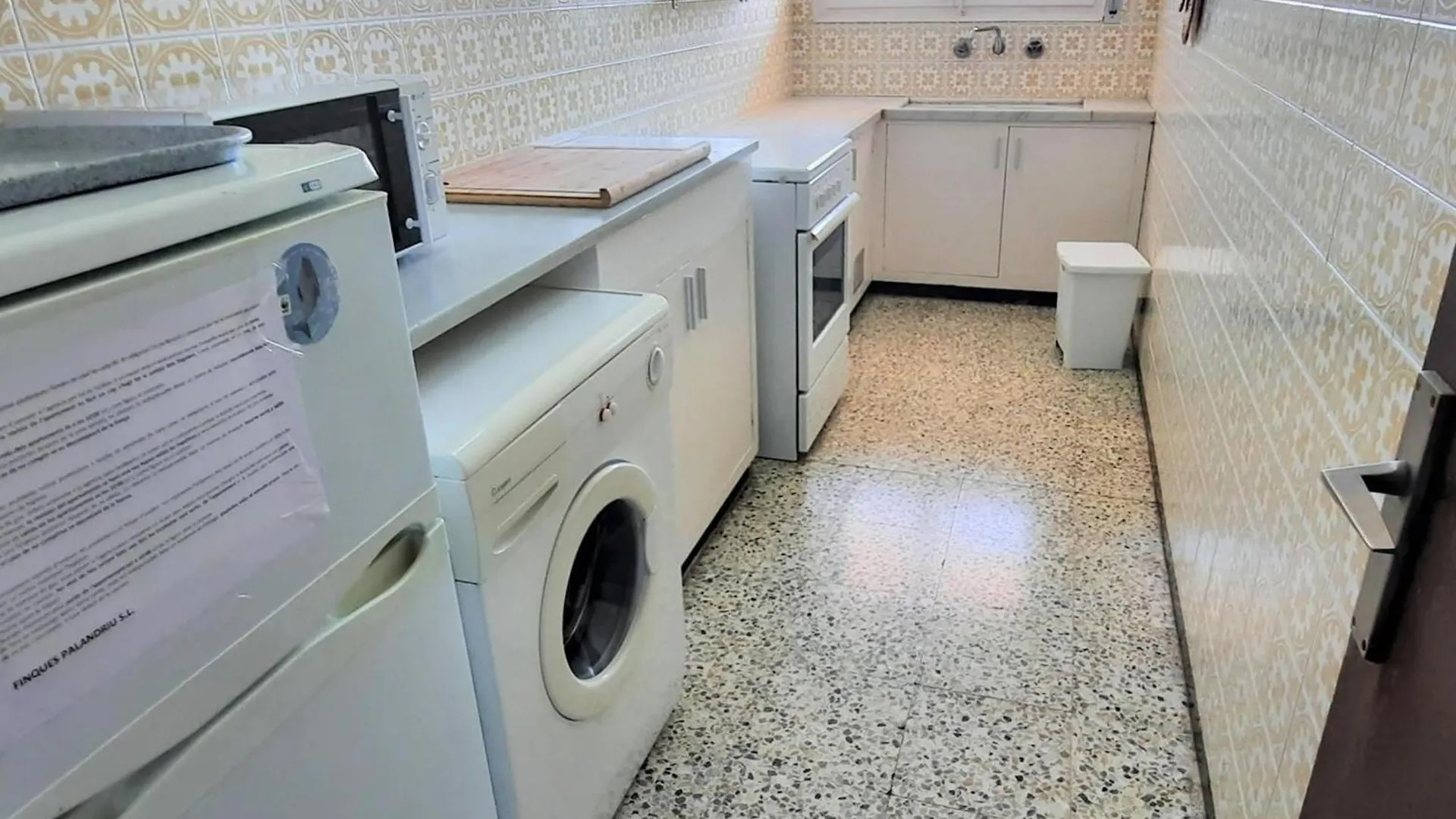 Apartamento Comodo 2 Habitaciones Con Terraza Y Wifi A 600M De La Playa En Llanca - Es-170-14 0*,