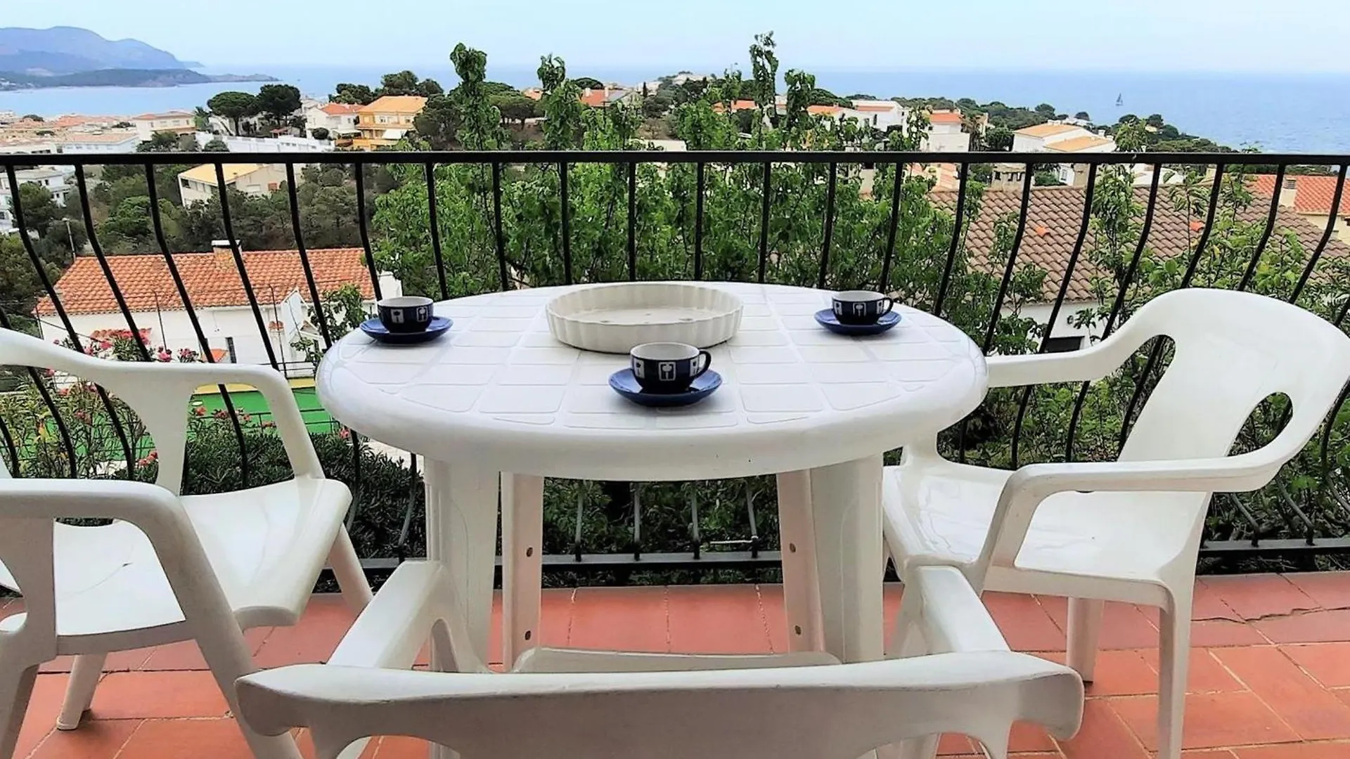 Apartment Apartamento Comodo 2 Habitaciones Con Terraza Y Wifi A 600M De La Playa En Llanca - Es-170-14
